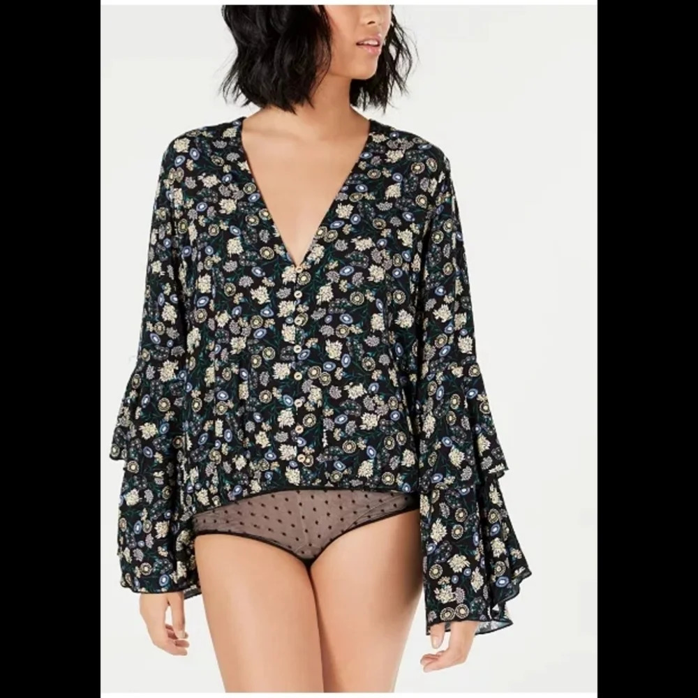 Free People‎ She's Dainty Bell-Sleeve Bodysuit